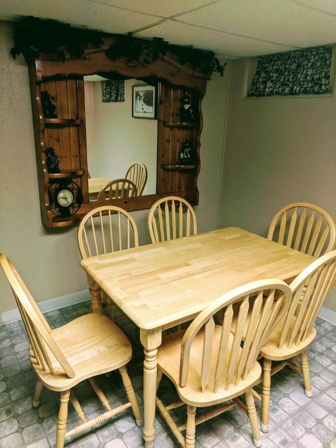 Three Bears Inn Saint Anthony Exterior photo